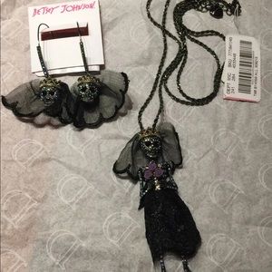 Betsey Johnson dark magic skeleton bride necklace